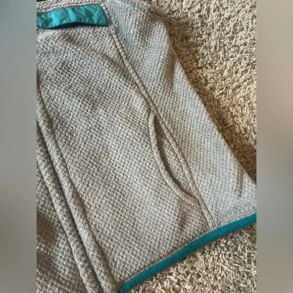 Patagonia Women’s Retro-X Fleece Vest – Gray with Teal Trim, Size Medium - Picture 3 of 7